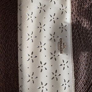 Coach zippered wallet….Cream with a little sparkle….EUC